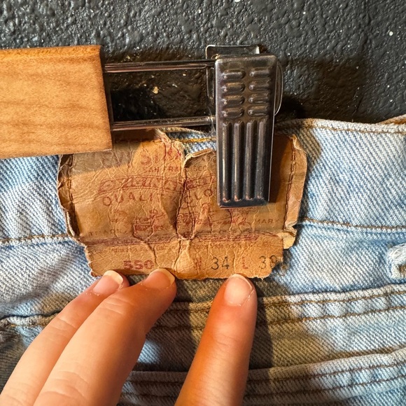 Levi's Light Wash Distressed Relaxed Fit Jeans Size 34 - Picture 5 of 7